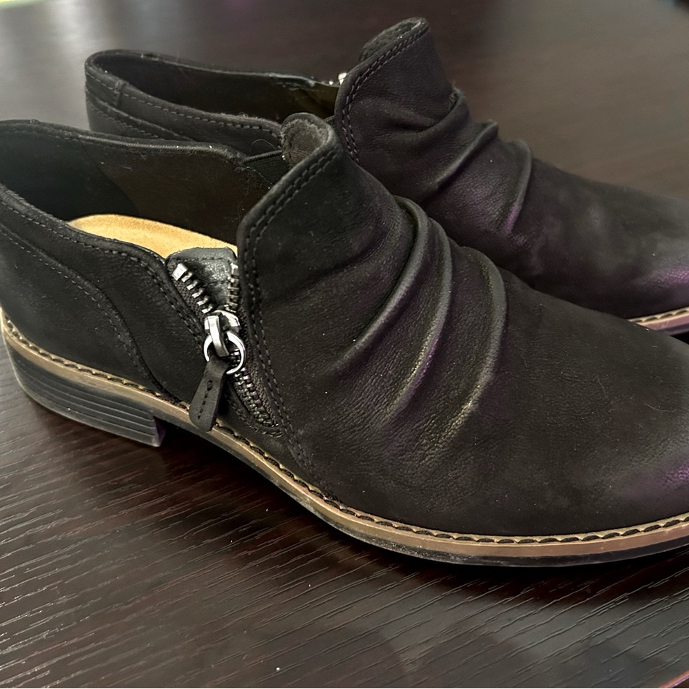 Clark Shoes size 7.5